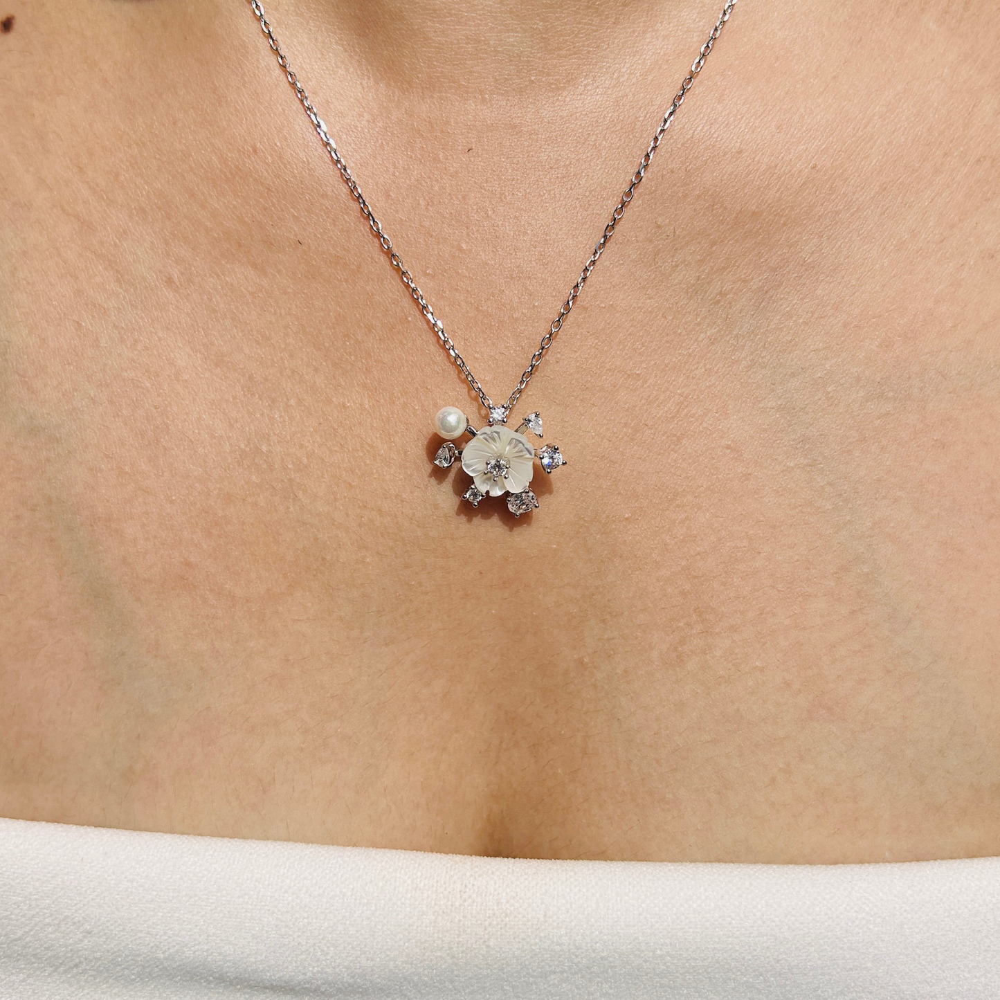 Ariva Silver Floral Pearl Pendant Necklace Ariva