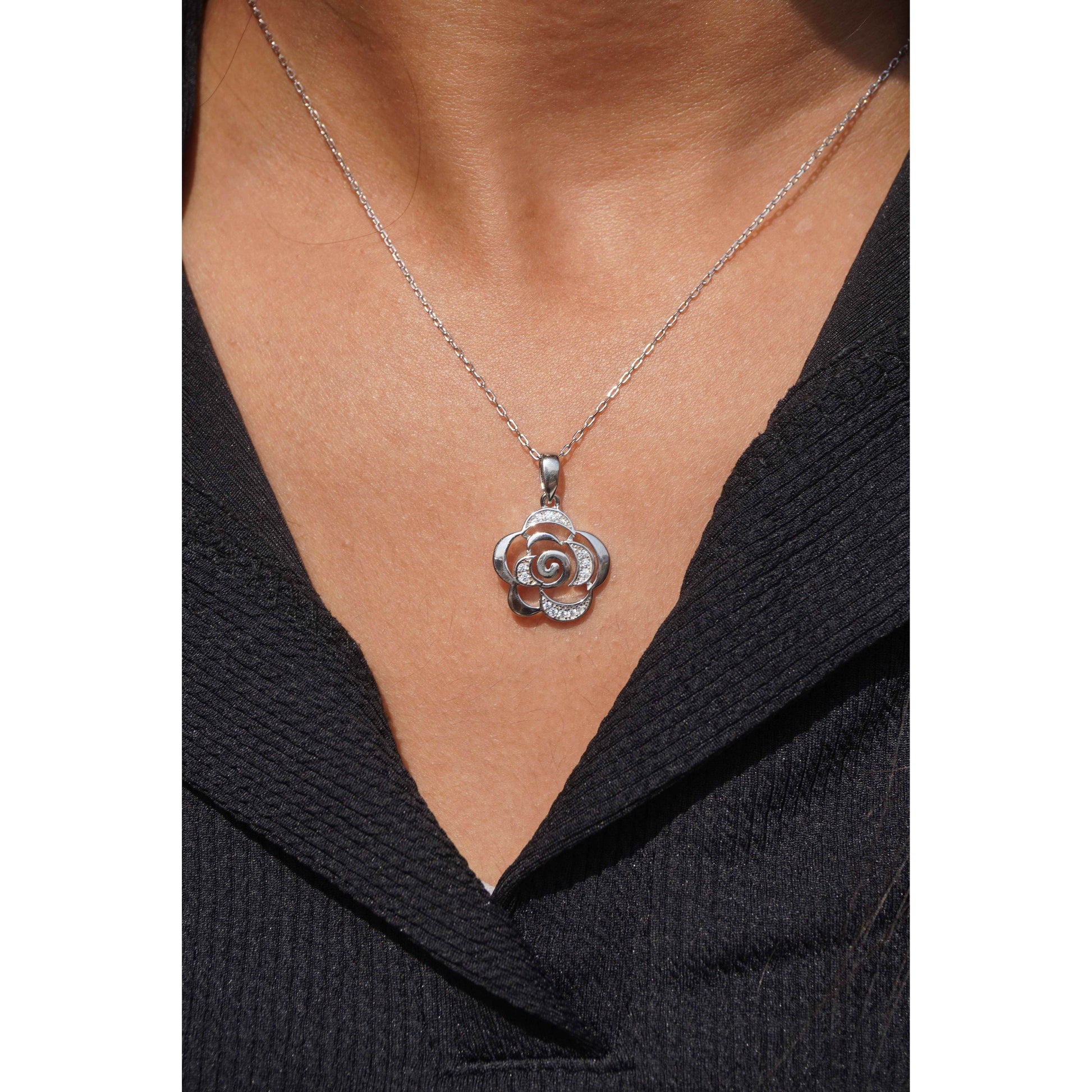 Ariva Silver Flower Pendant Set - Ariva