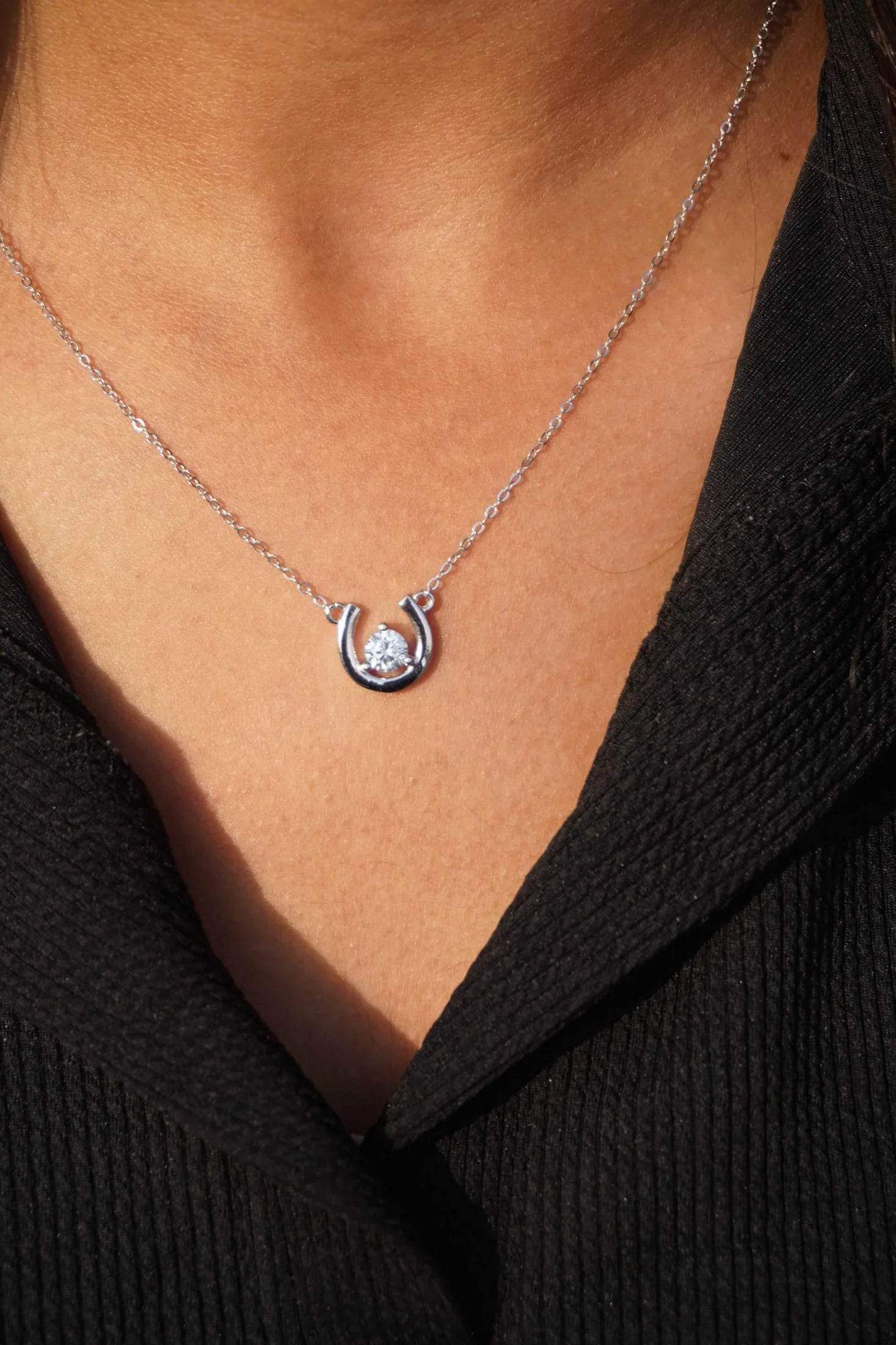 Ariva Silver Horseshoe Necklace - Ariva