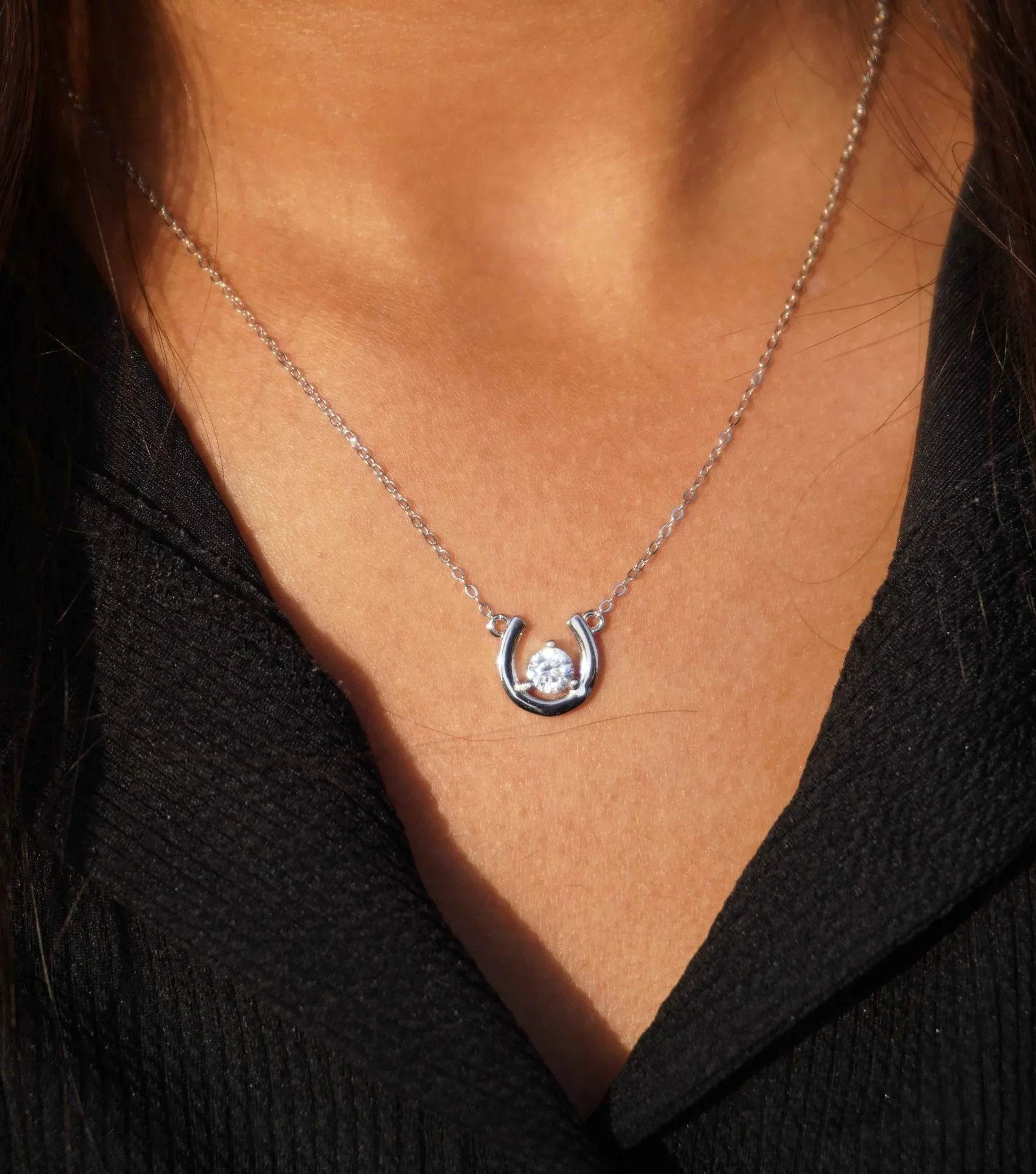 Ariva Silver Horseshoe Necklace - Ariva