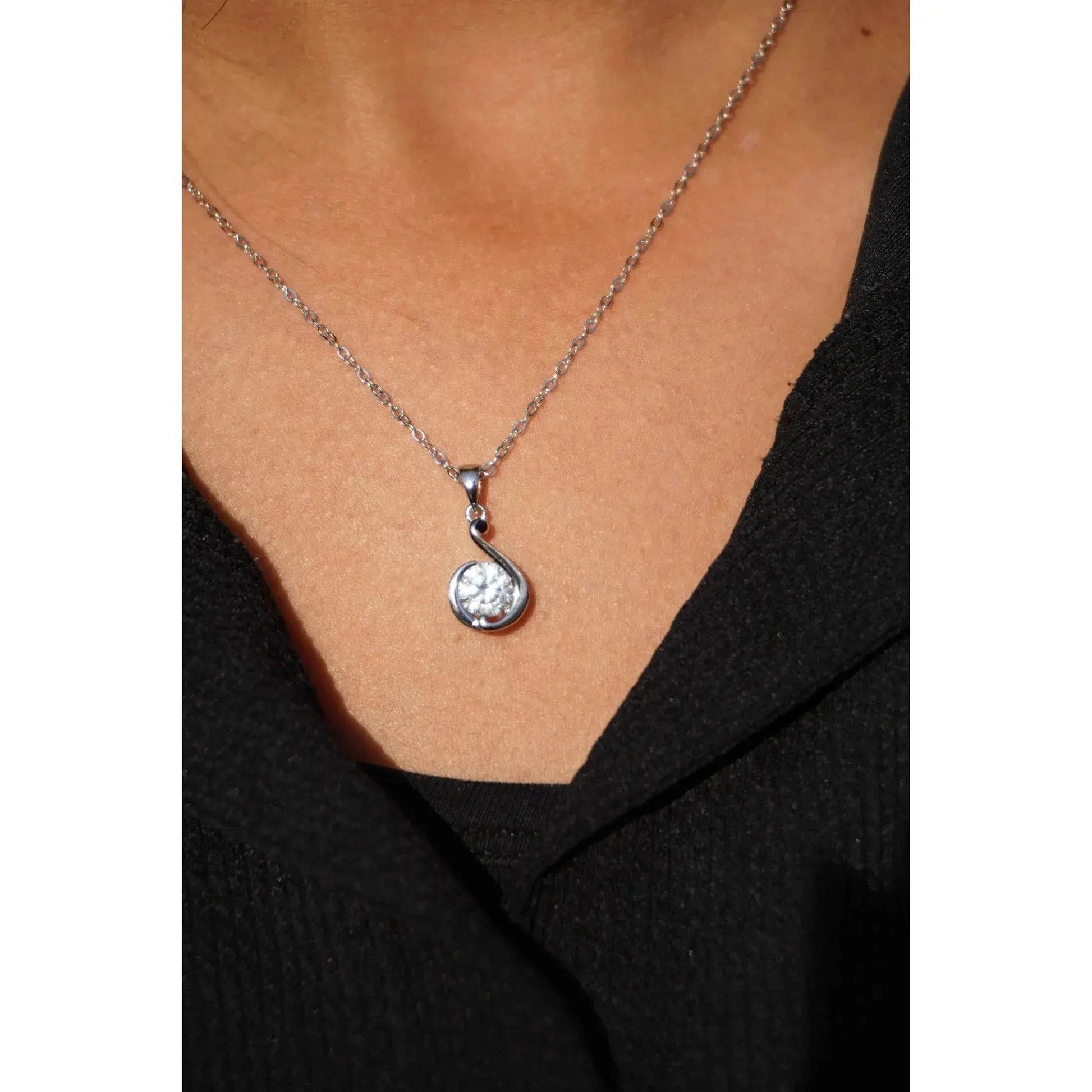 Ariva Silver Zircon Pendant with Link Chain - Ariva