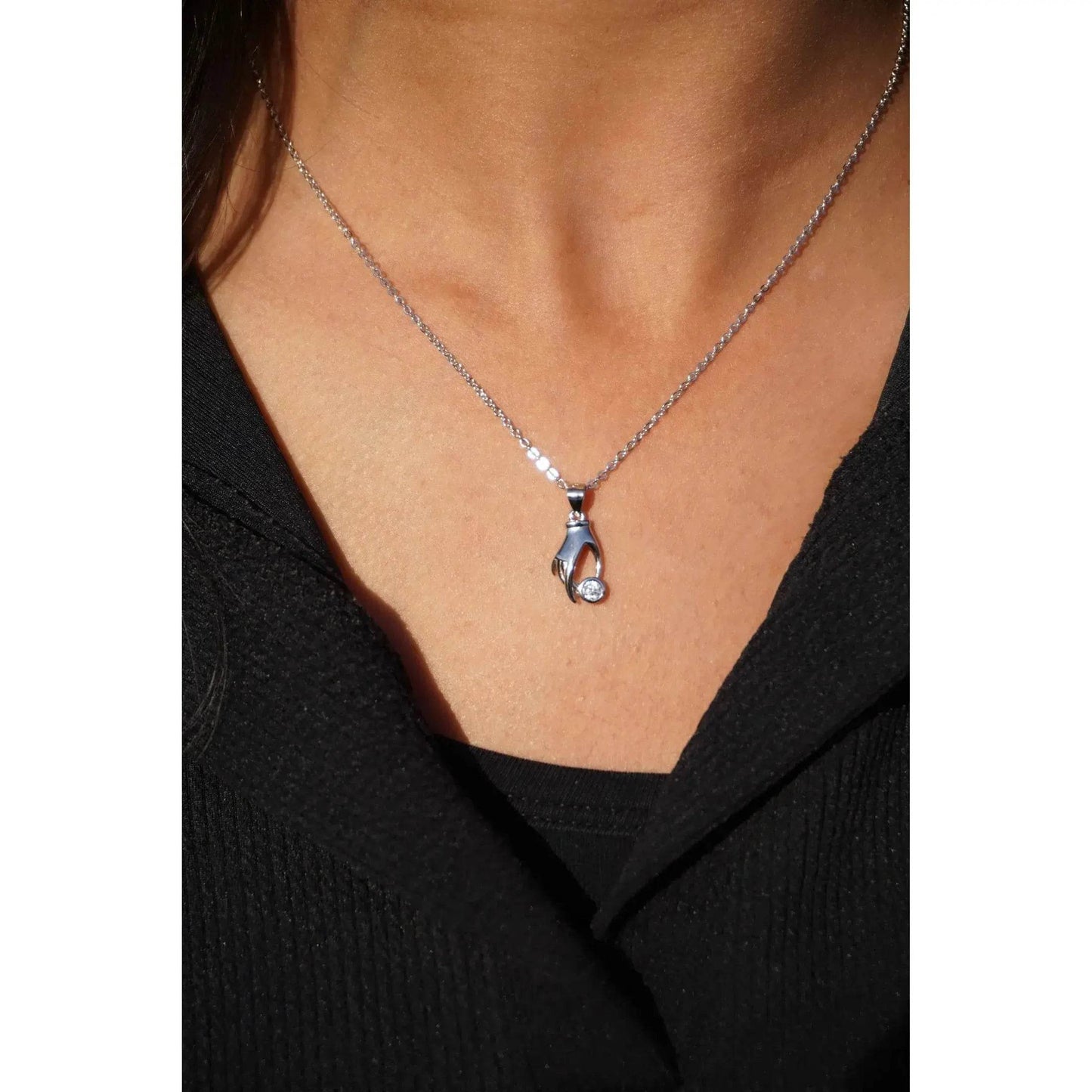 Ariva Silver Hand Pendant with Link Chain - Ariva