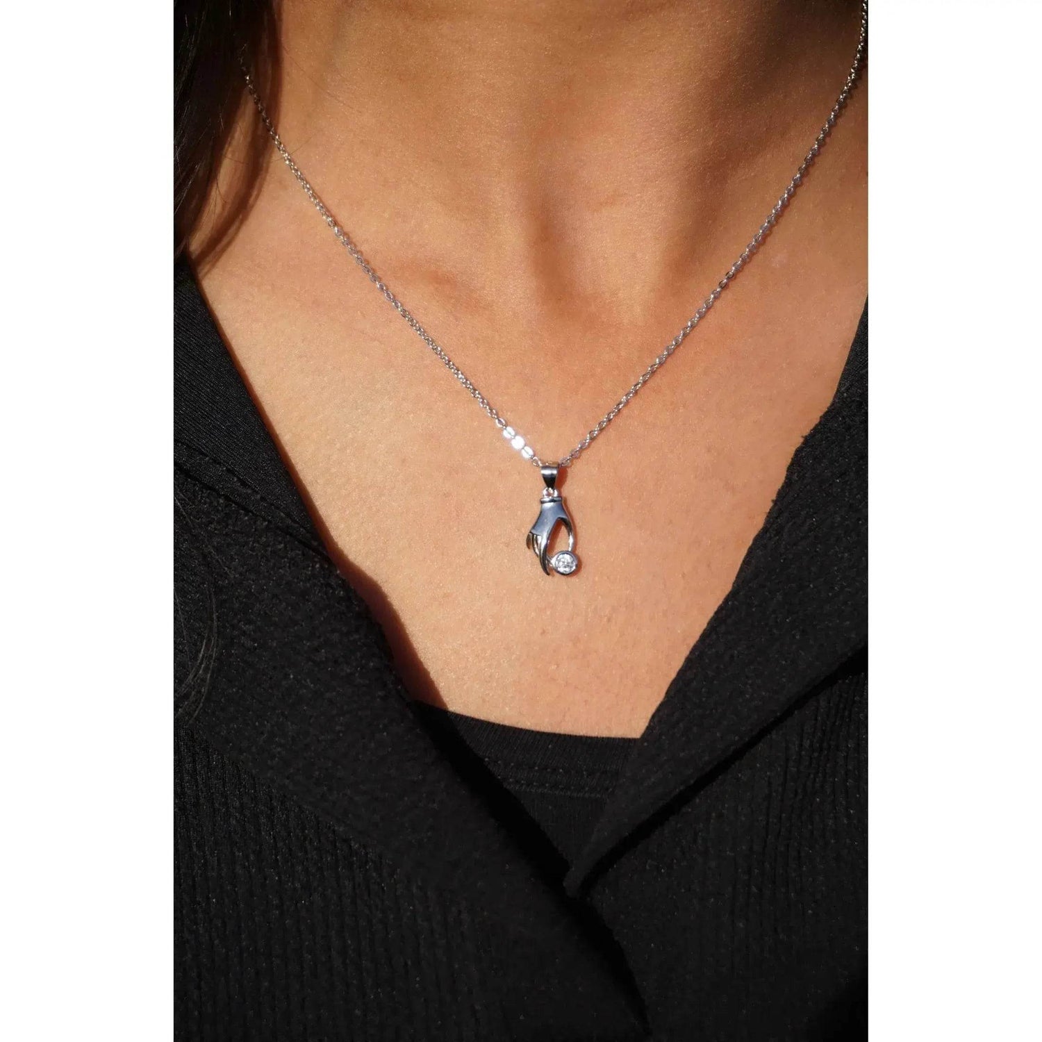 Ariva Silver Hand Pendant with Link Chain - Ariva