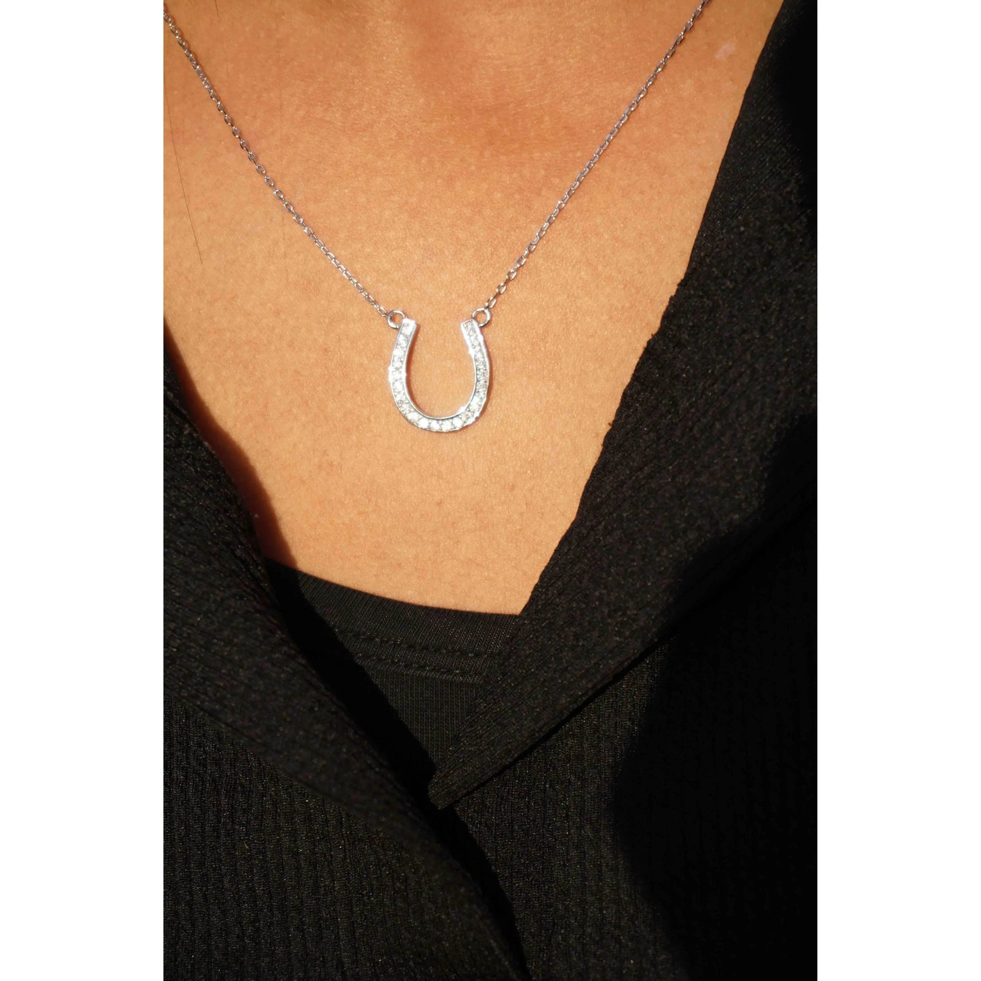 Ariva Silver Horseshoe Necklace - Ariva