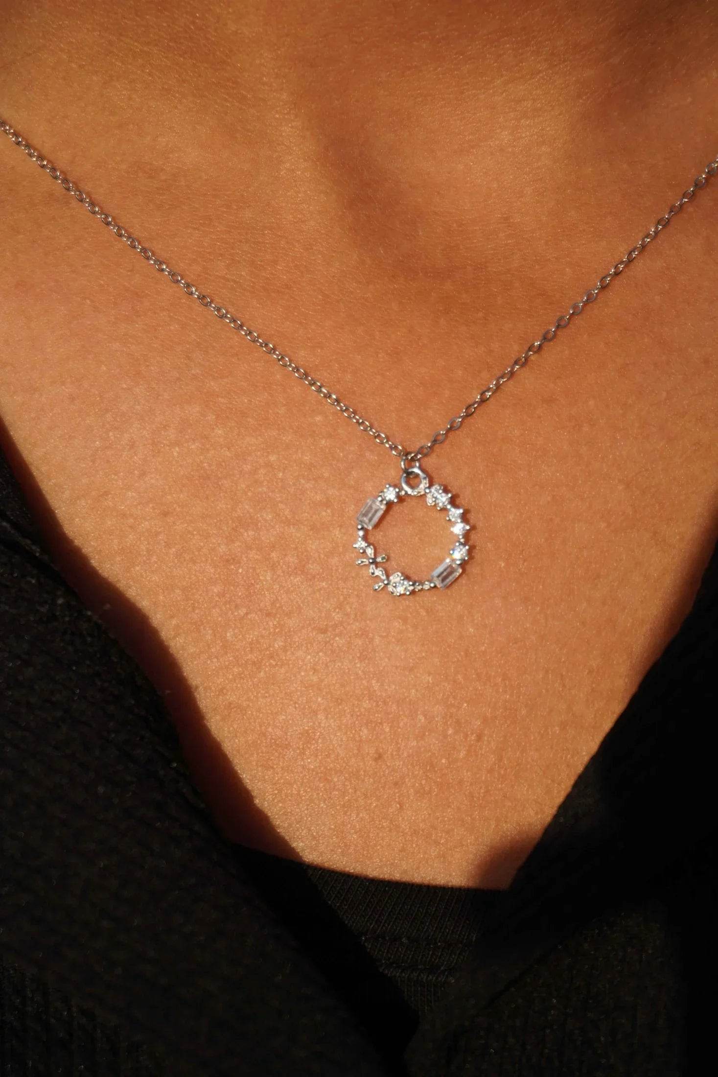 Ariva Silver Circle Necklace - Ariva