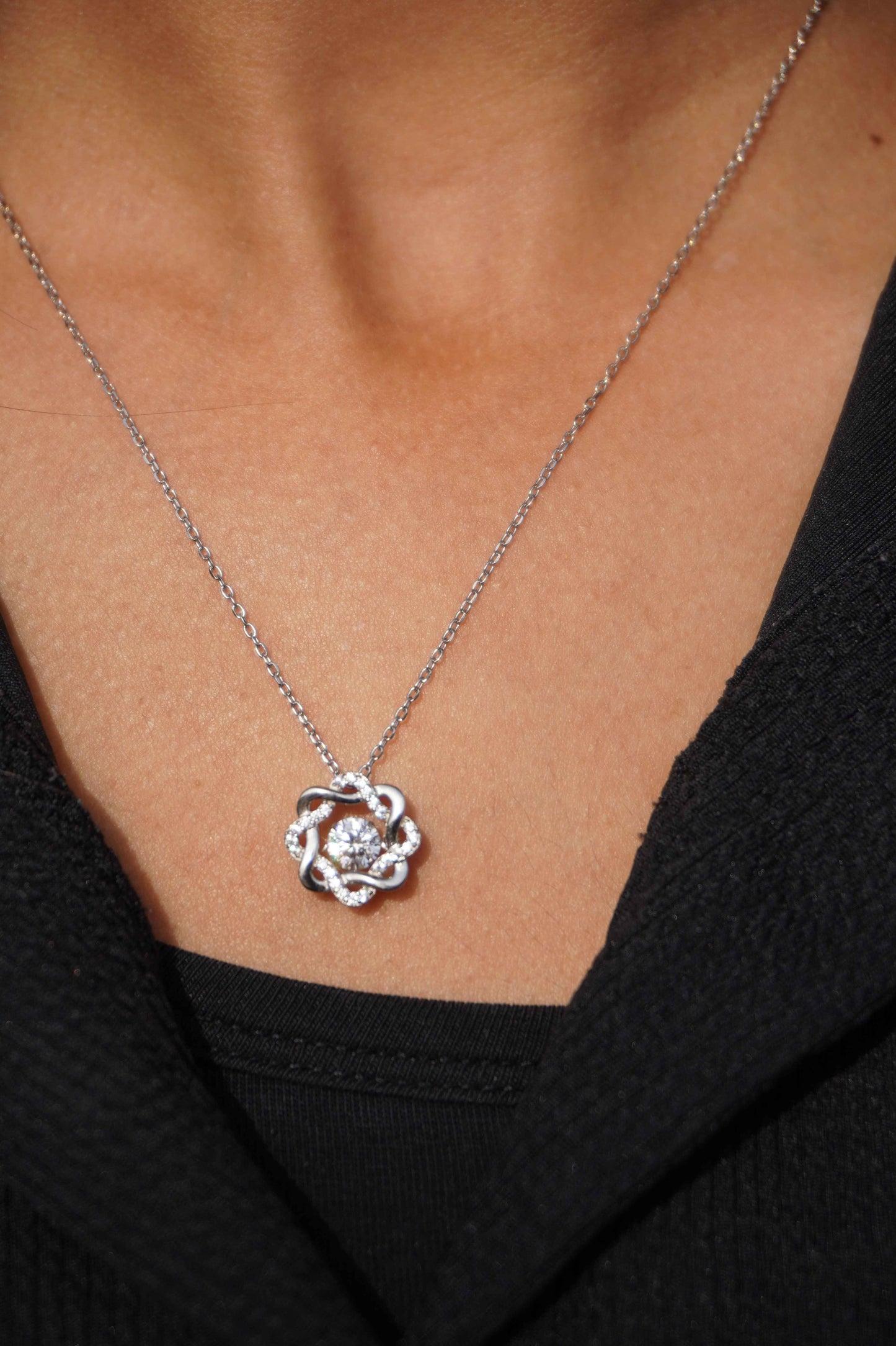 925 Silver Ariva Silver Flower Necklace with Dancing Diamond