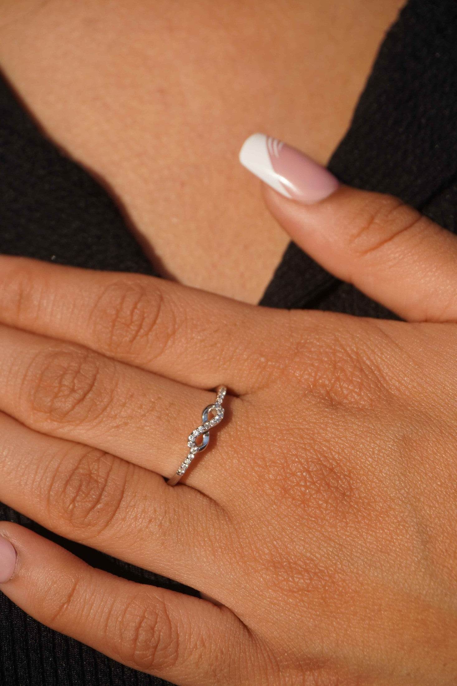 Ariva Silver Small Infinity Ring - Ariva