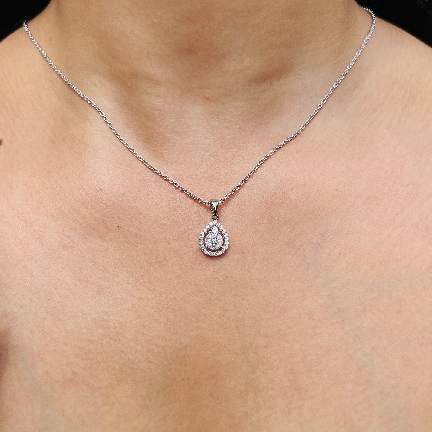 Ariva Silver Teardrop Halo Pendant Necklace Ariva