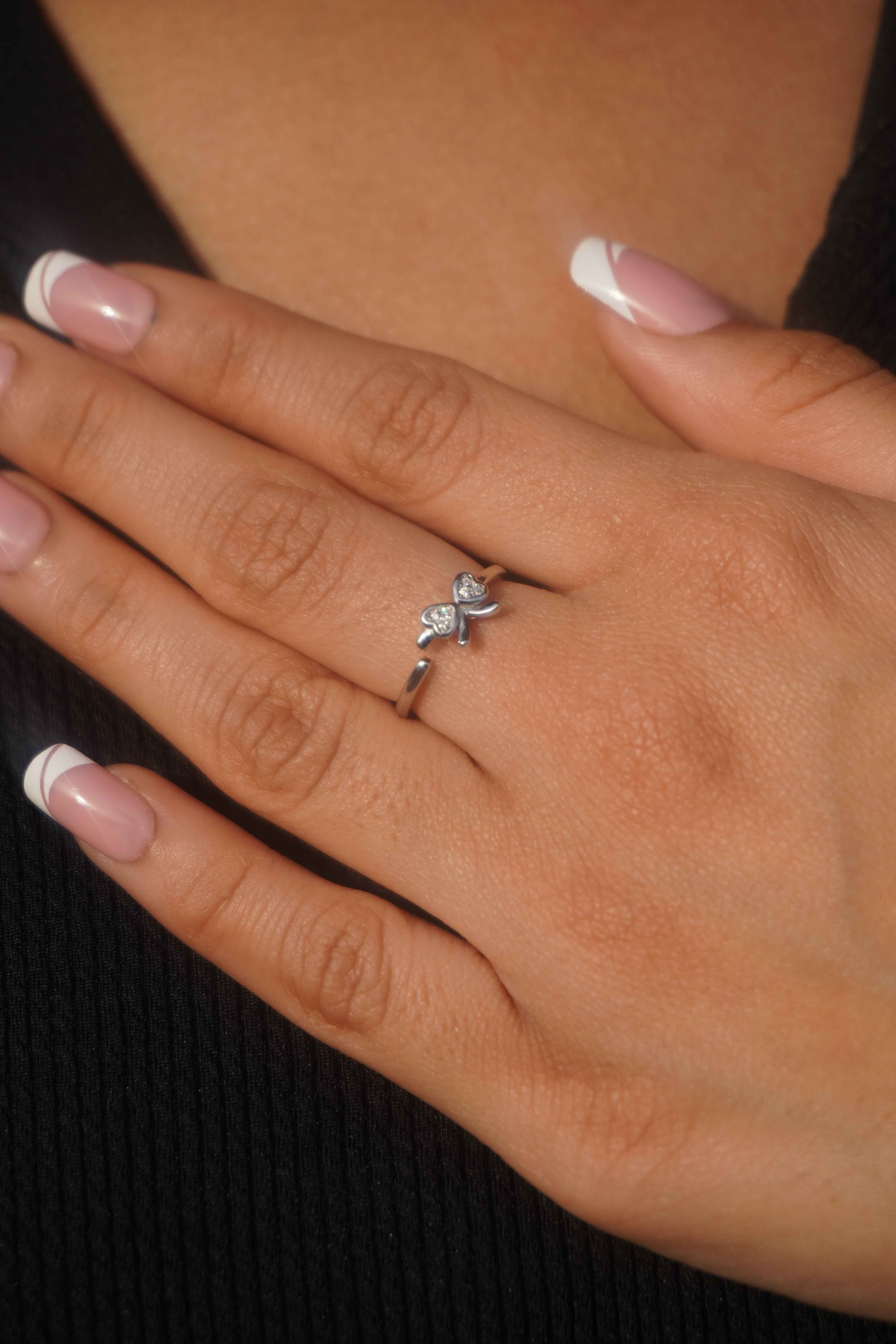 Ariva Silver Bow Ring 