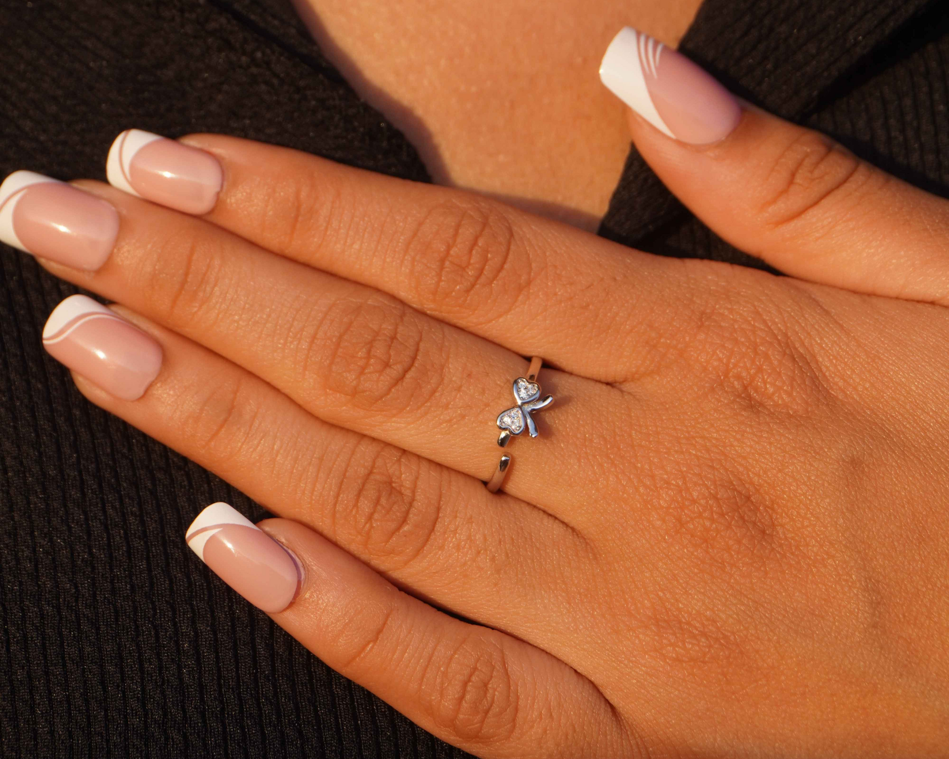 Ariva Silver bow Ring 